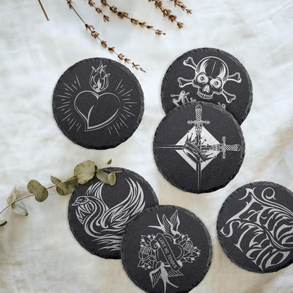 4 PCS Round Slate Drink Coasters Set, SIJDIEE 4 Inch Laser Engraving Black Slate Stone Coasters with Anti-Scratch Bottom and Coaster Holder for Office Bar Kitchen Home Dinner Table Decor Supplies